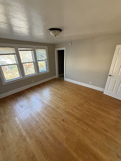 2nd image of 546 Edmund Ave #2