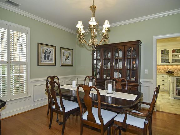 3rd image of 317 White Birch Cir