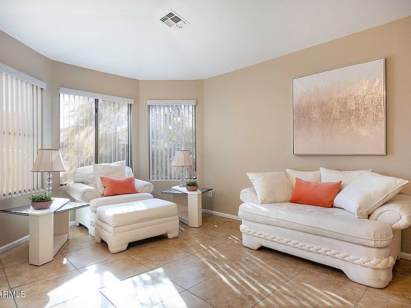 5th image of 1374 E KINGMAN Place