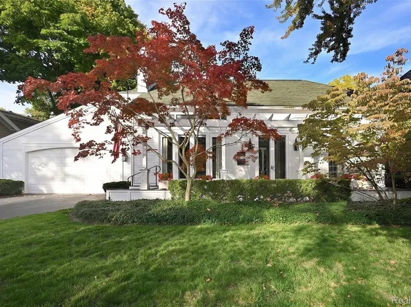 209 Chesterfield Ave, Birmingham, MI 48009