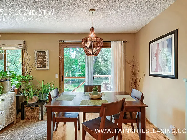 7525 W 102nd St — Photo 5