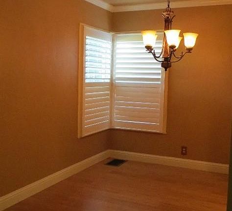 4th image of 1040 W Paloma Ave