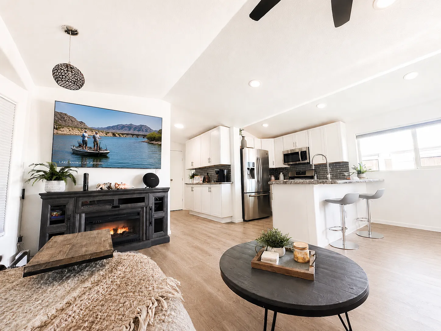 2 bed, 1200 sqft, $3,300 — Photo 4