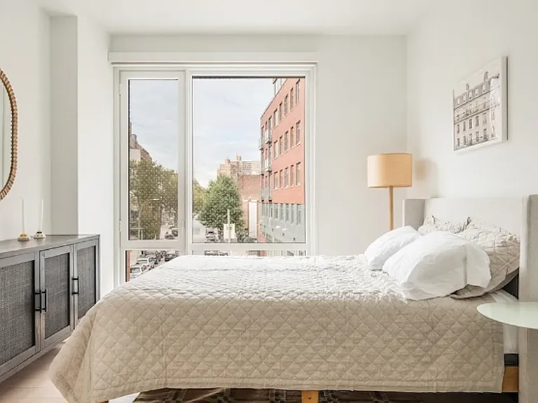 715 E 32nd St #4C — Photo 4