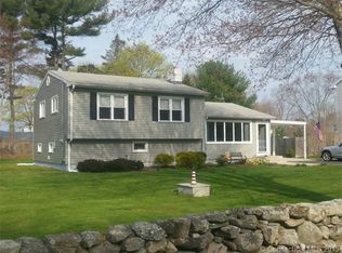 5 Lee Rd, Waterford, CT 06385