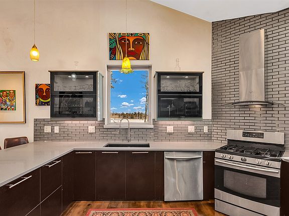 3rd image of 43 Clover Court