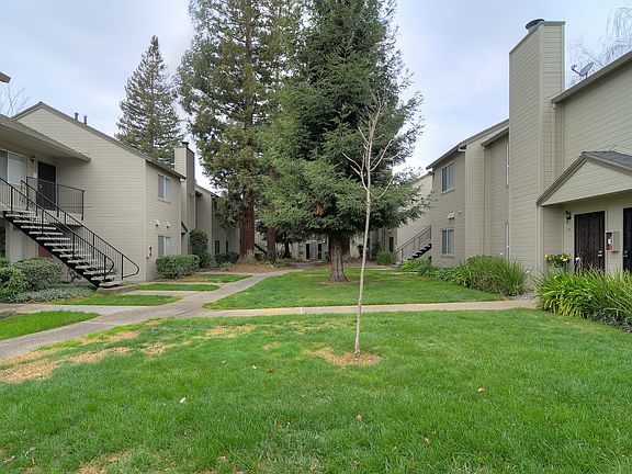 3rd image of 9119 Newhall Dr APT 17
