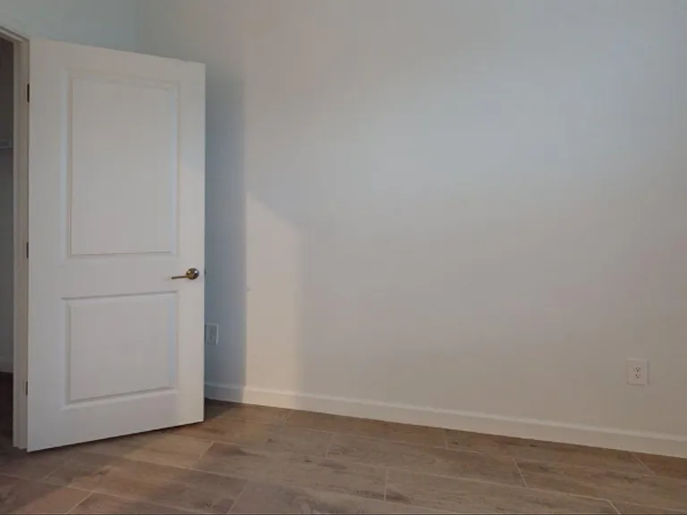 7949 Lakes Edge Ln — Photo 15