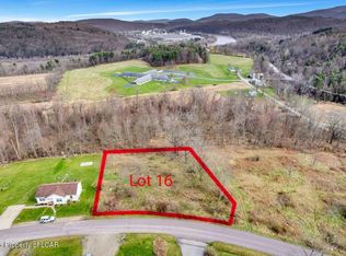16 Walnut Ridge Dr, Mehoopany, PA 18629