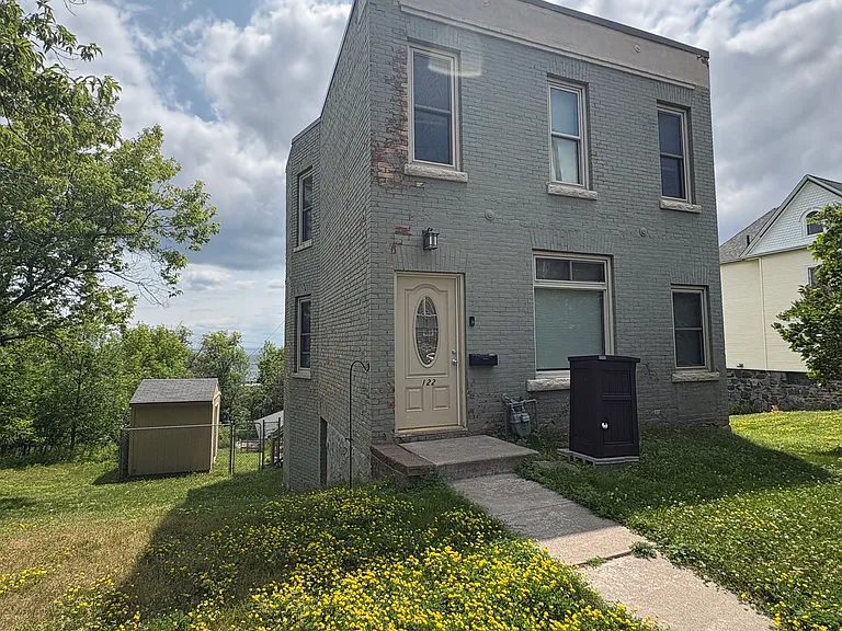 122 E 5th St — Photo 7