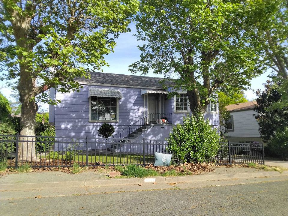 2nd image of 307 El Camino Real