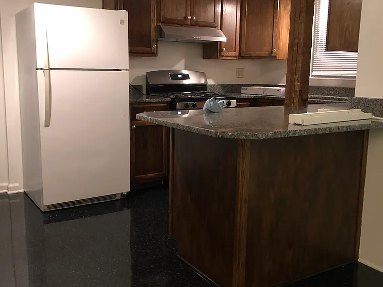 506 Mount Hope Ave — Photo 11