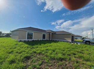 1039 NE 10th Pl, Cape Coral, FL 33909