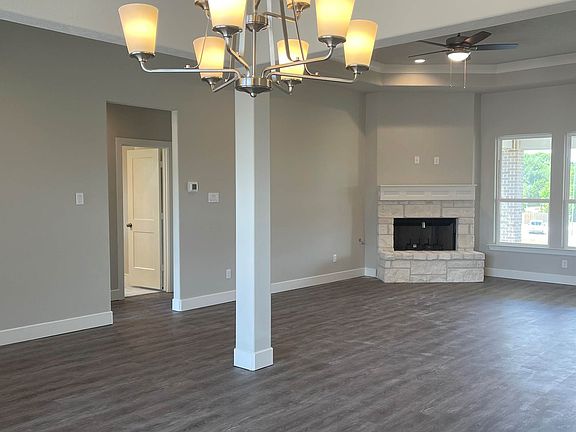 4th image of 1700 Timber Oaks Dr