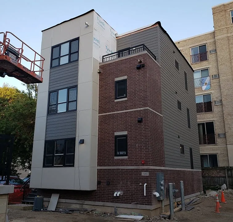 533 W Mifflin St #2