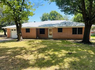 708 N Trinity St, Whitney, TX 76692