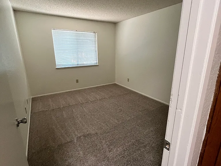 2851 Dartmouth Dr — Photo 26