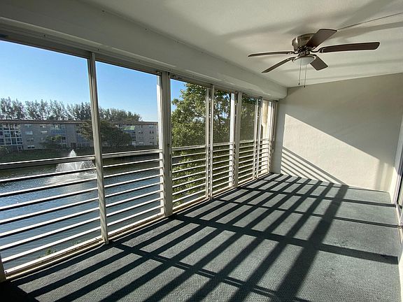 2nd image of 1805 Eleuthera Pt #D4