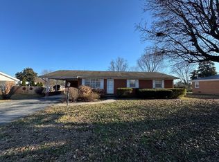 210 Wayne Dr, Hopkinsville, KY 42240