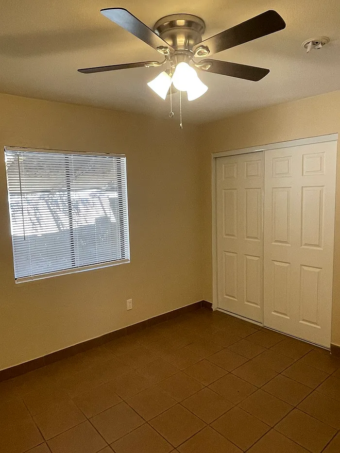2 bed, 1.0 bath, $1,095 — Photo 4