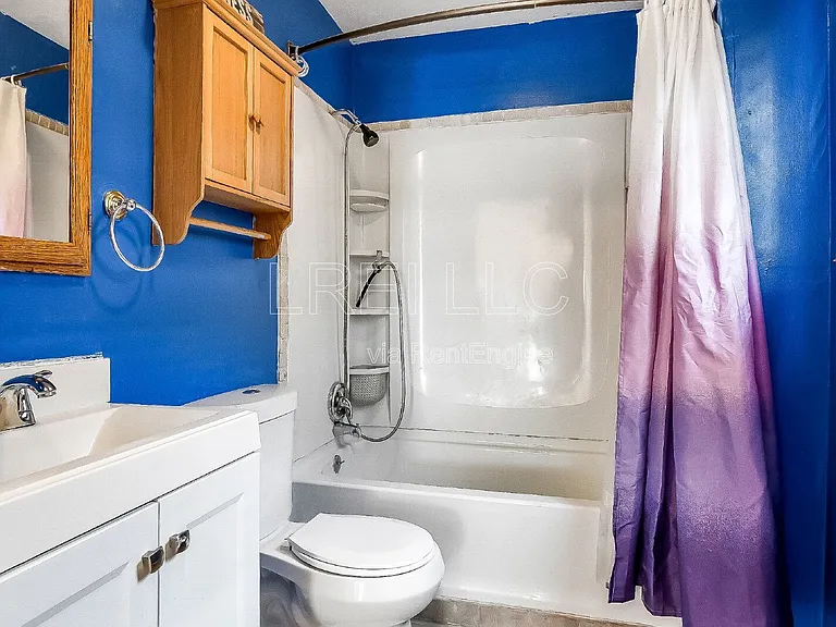 1774 Bolling Ave — Photo 4
