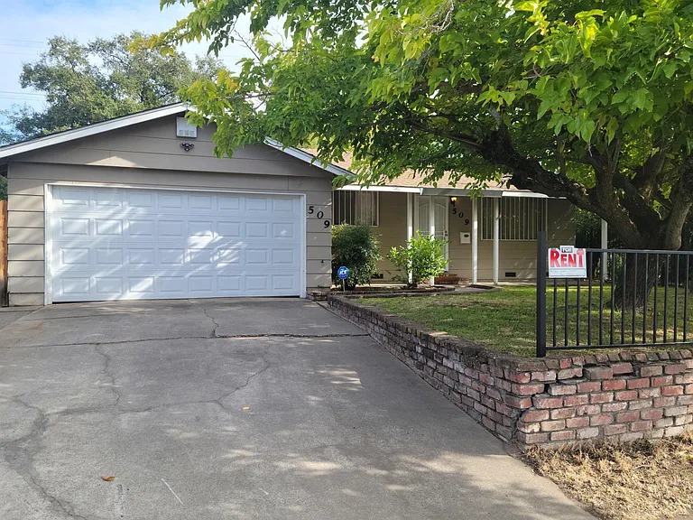 509 Sunrise Ave — Photo 1
