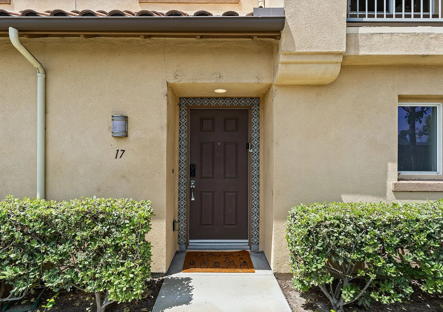 Beutiful Townhome For Lease in Anaheim! 3 Car Garage, 3 Bedrooms. — Photo 3