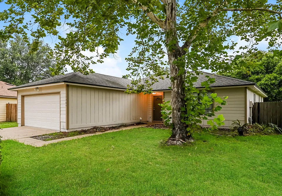 1364 Trotters Walk Way
