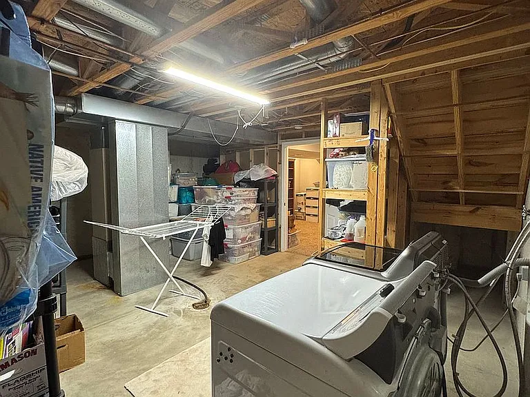 401 Heritage Commons Cir — Photo 12