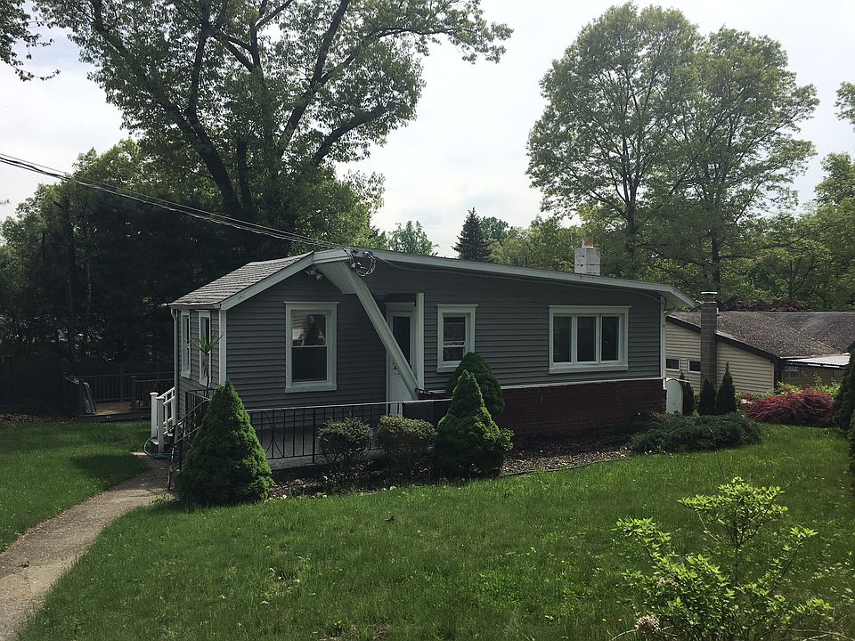 1st image of 39A Brandeis Ave