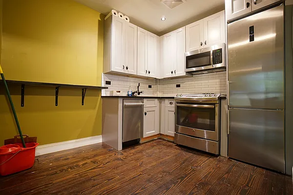Rented by Lofts and Flats LLC | media 10