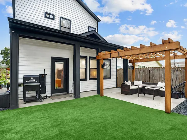 115 E 44th St, Houston, TX 77018