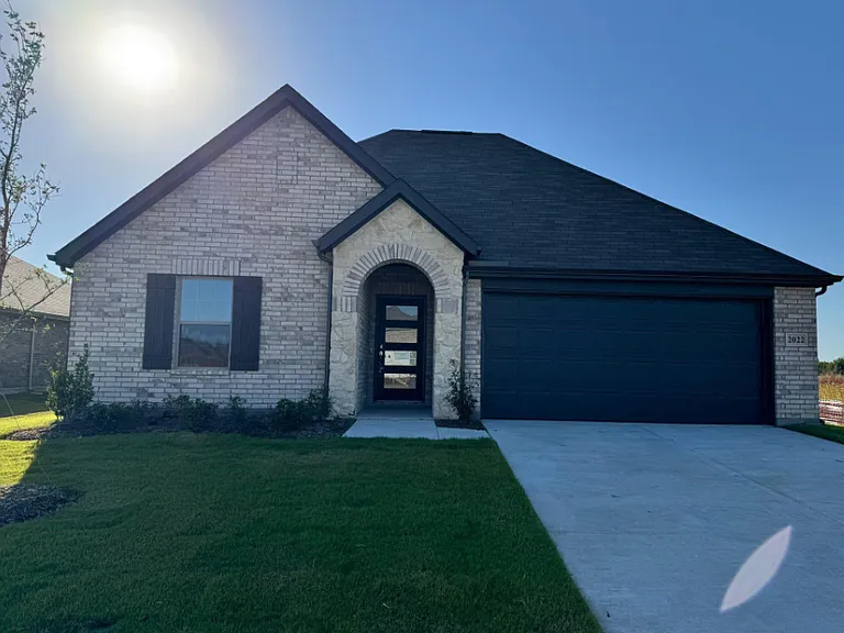 3300 Kingdom Dr — Photo 2