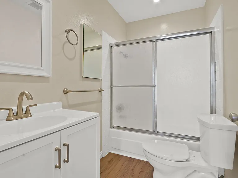 1115 Rosecrans Ave — Photo 10