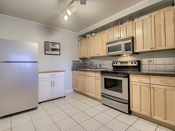 2nd image of 701 N Pearl St APT 102