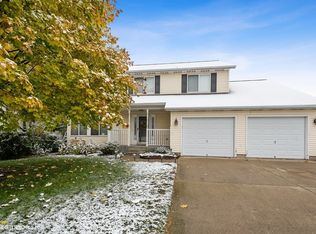 871 Maiden Ln, Saint Joseph, MI 49085