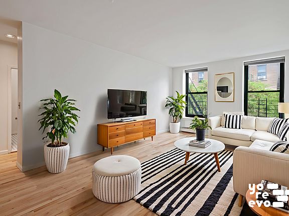 3rd image of 352 W 117th St APT 5G