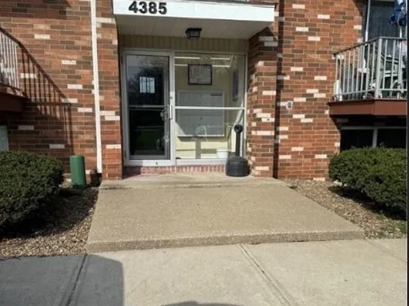 4385 Inner Circle Dr #B-18, Brunswick, OH 44212