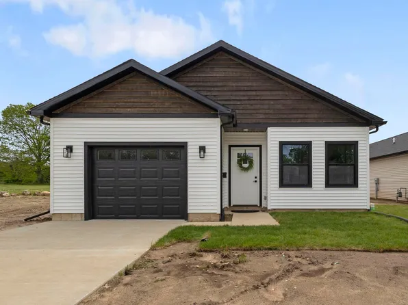 4810 York Dr, South Bend, IN 46614
