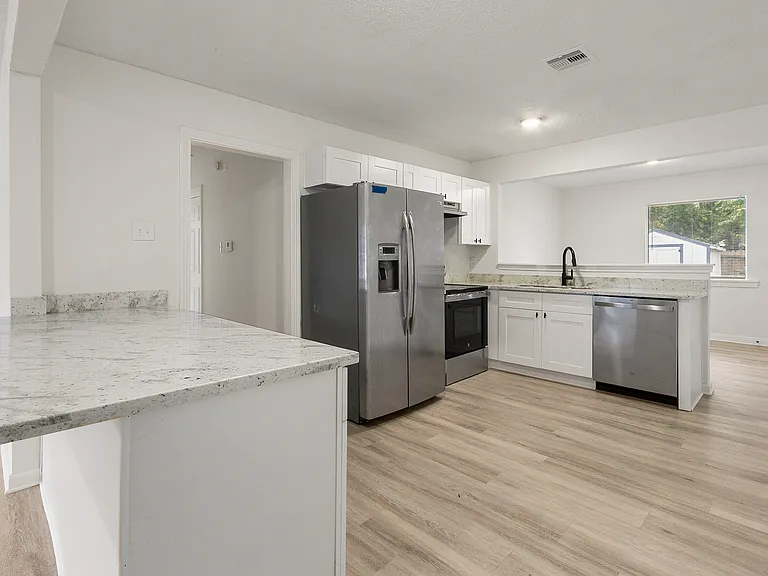 4601 W 43rd St — Photo 3