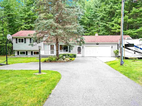 3835 Pinehurst Shores Dr, Boyne City, MI 49712