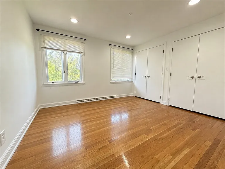 26 Hammond Pond Pkwy #0 — Photo 7