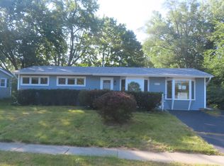 18325 W Lakeview Ter, Gurnee, IL 60031
