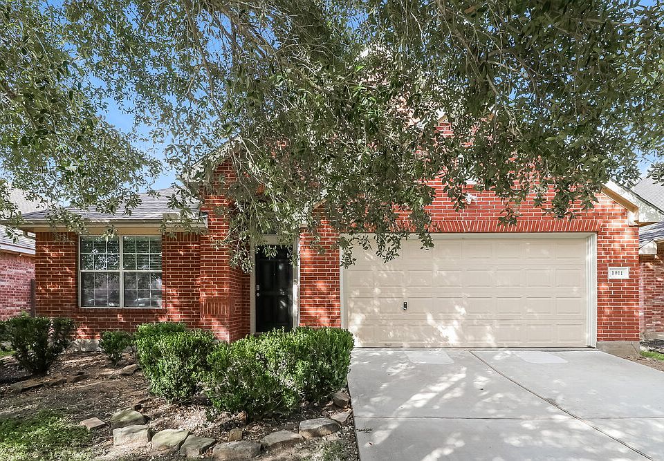 1st image of 8011 Thorncroft Manor Ln