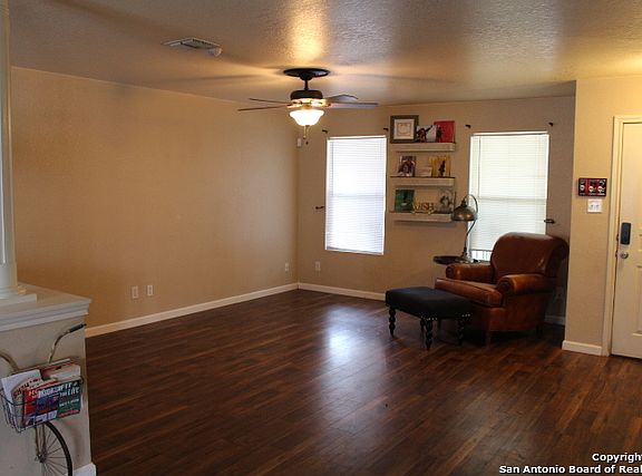 4th image of 122 Shadbush St