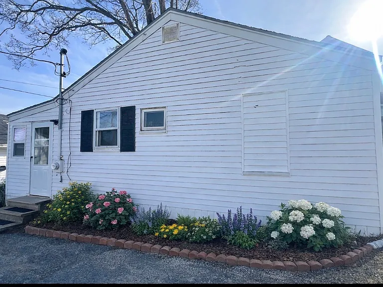 31-33 Fern Ave #202 — Photo 9