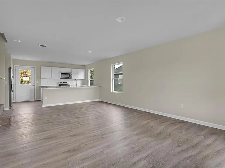 2706 S Cypress St — Photo 4