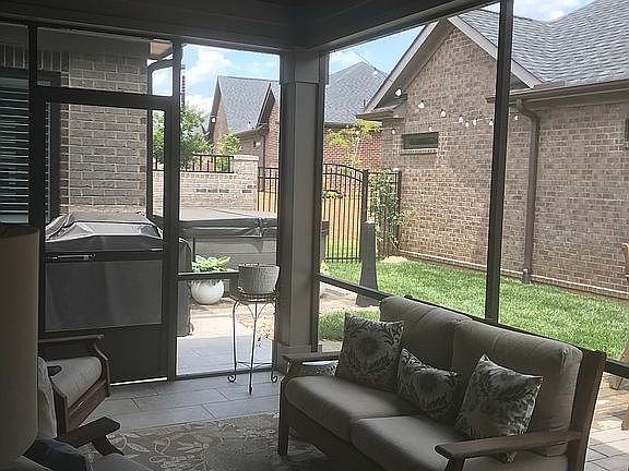 3rd image of 1109 Golden Hill Ln