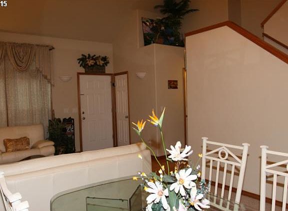 3rd image of 618 SE 24th Ave