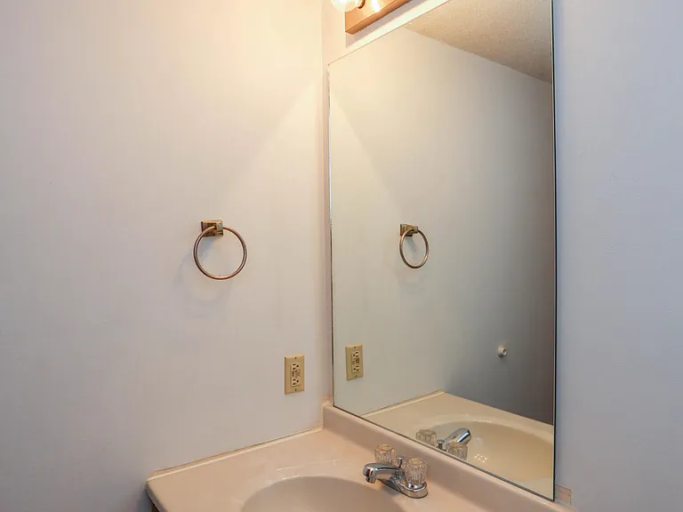 439 Foxfire Dr — Photo 10